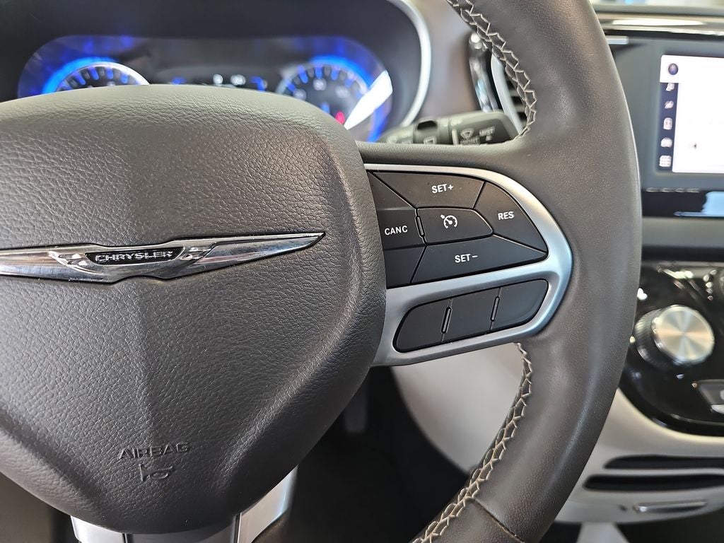 2023 Chrysler Voyager LX