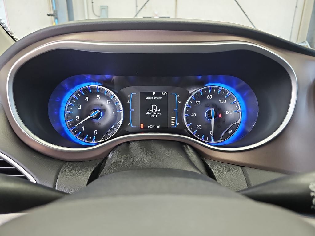 2023 Chrysler Voyager LX