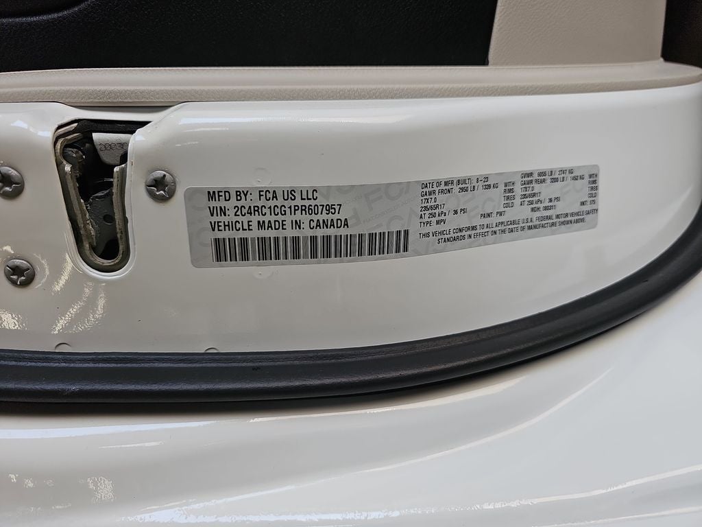 2023 Chrysler Voyager LX