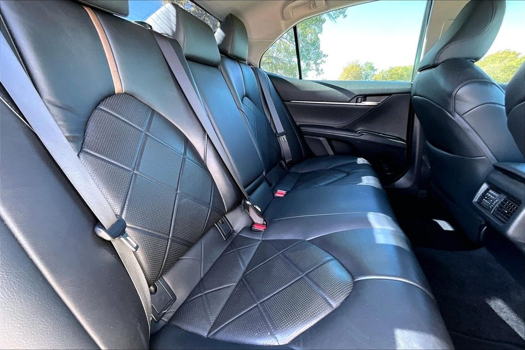 2018 Toyota Camry Hybrid XLE