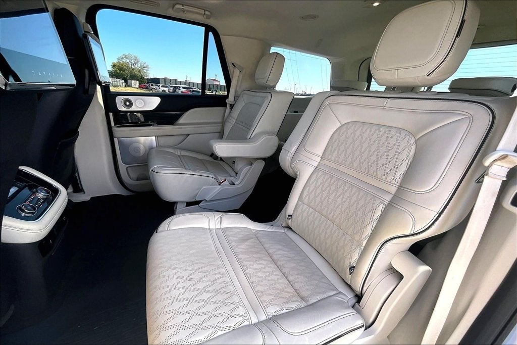 2021 Lincoln Navigator Black Label