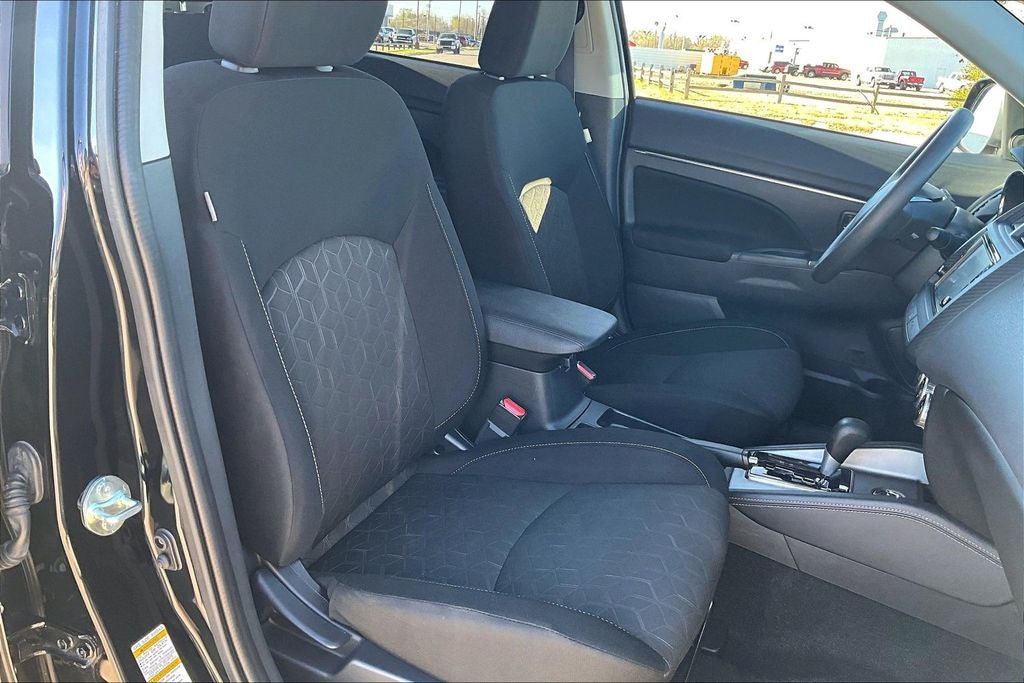 2025 Mitsubishi Outlander Sport Base