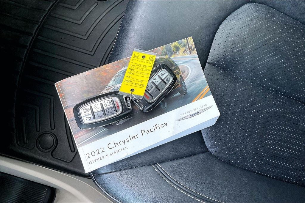2022 Chrysler Pacifica Touring L