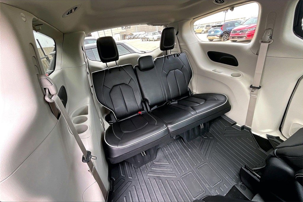 2023 Chrysler Pacifica Hybrid Limited