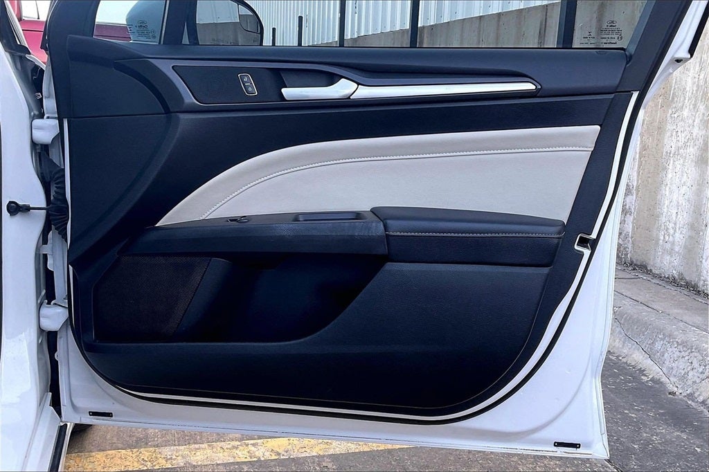 2017 Ford Fusion Hybrid Titanium