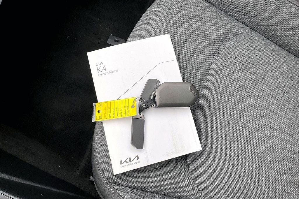 2025 Kia K4 LXS
