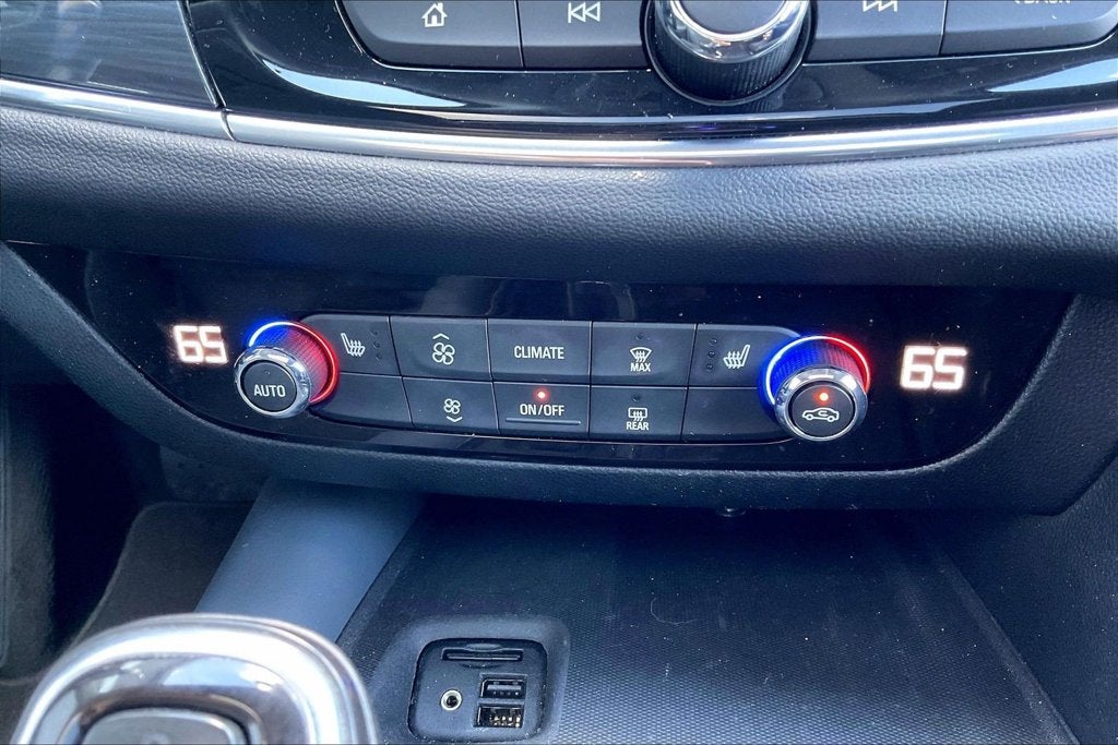 2020 Buick Enclave Essence