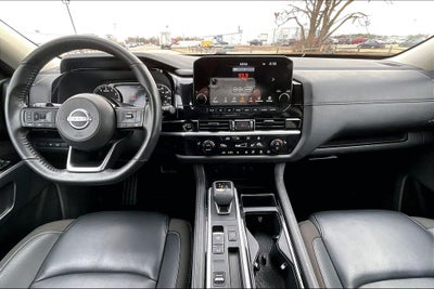 2025 Nissan Pathfinder SL