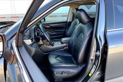 2020 Toyota Highlander Hybrid XLE