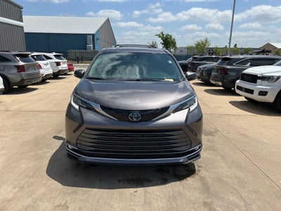 2021 Toyota Sienna Limited 7 Passenger