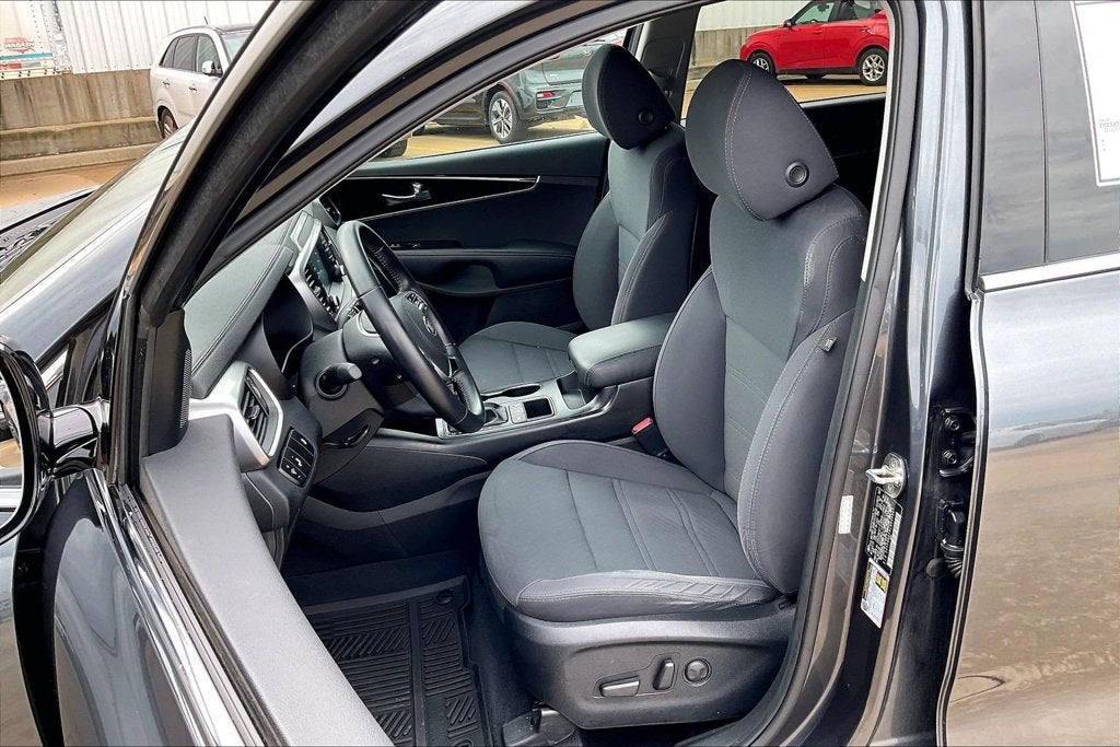 2020 Kia Sorento S