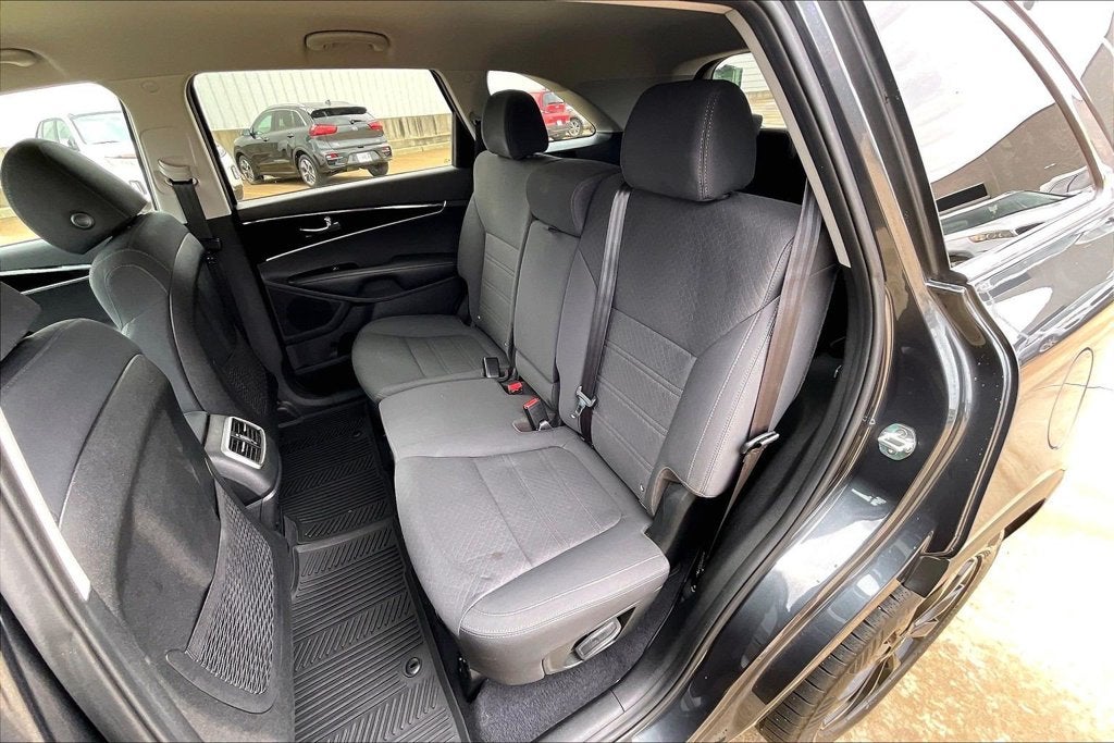 2020 Kia Sorento S