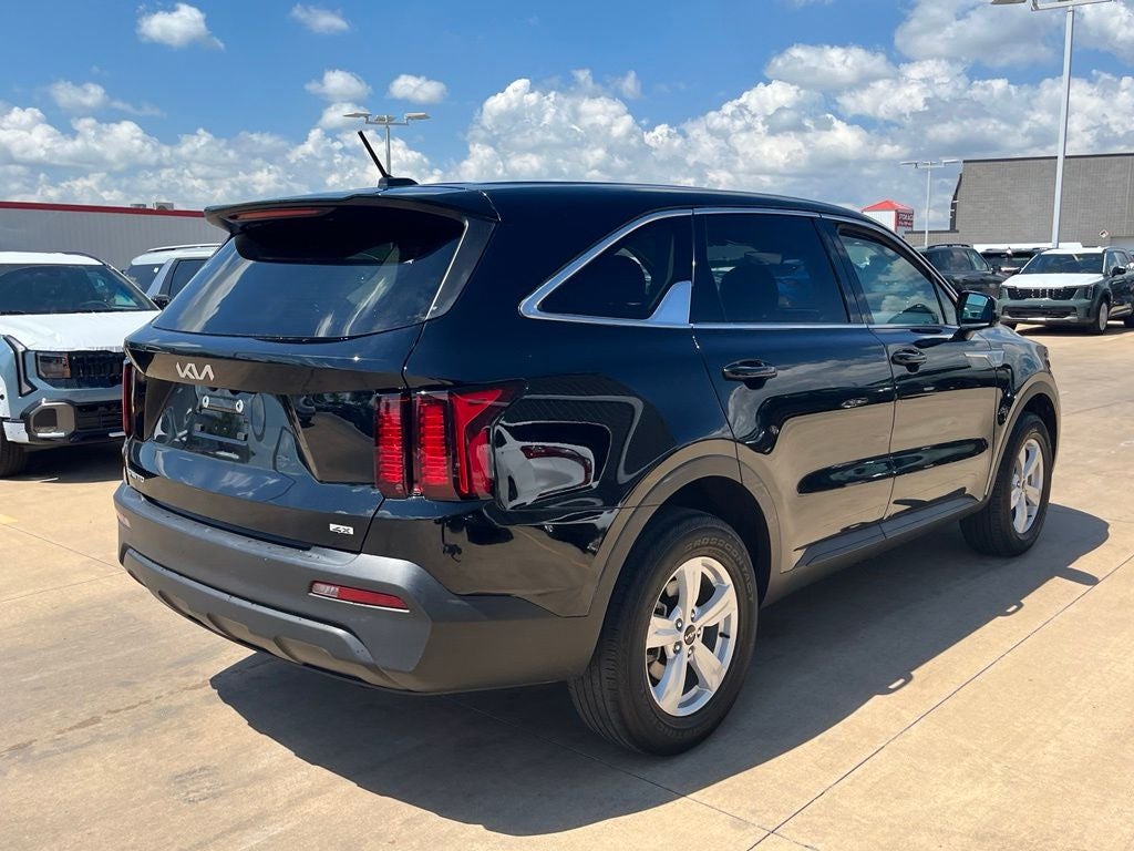 2023 Kia Sorento LX