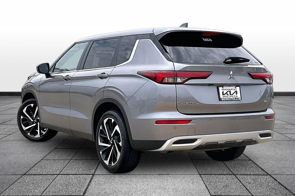 2022 Mitsubishi Outlander SE
