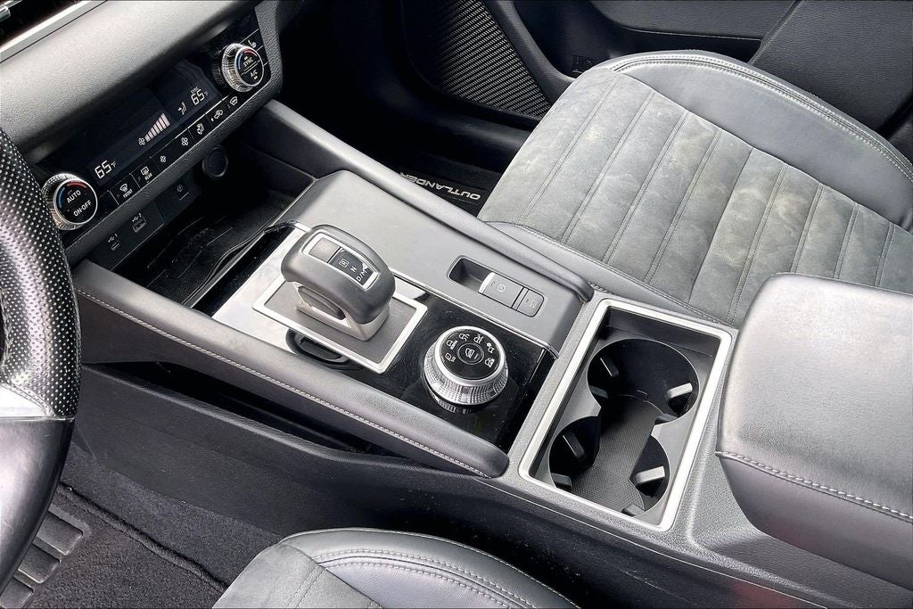 2022 Mitsubishi Outlander SE