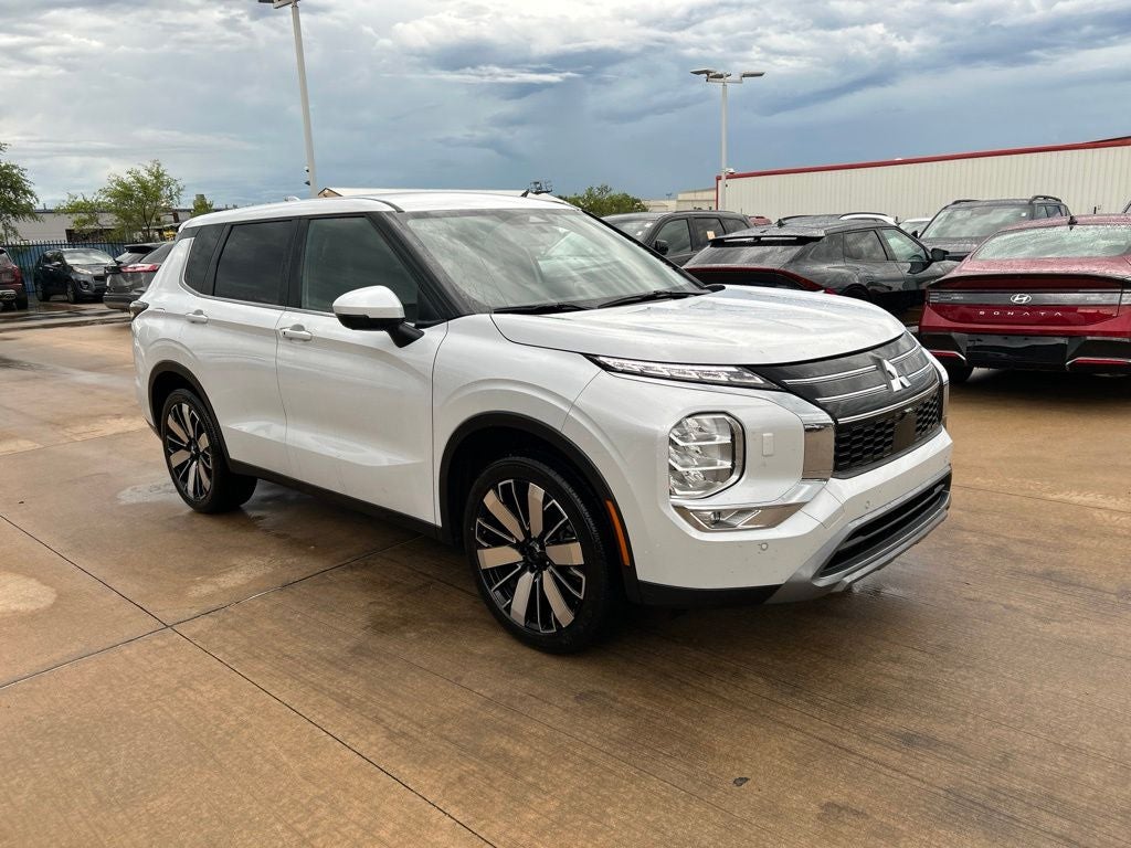 2025 Mitsubishi Outlander SE