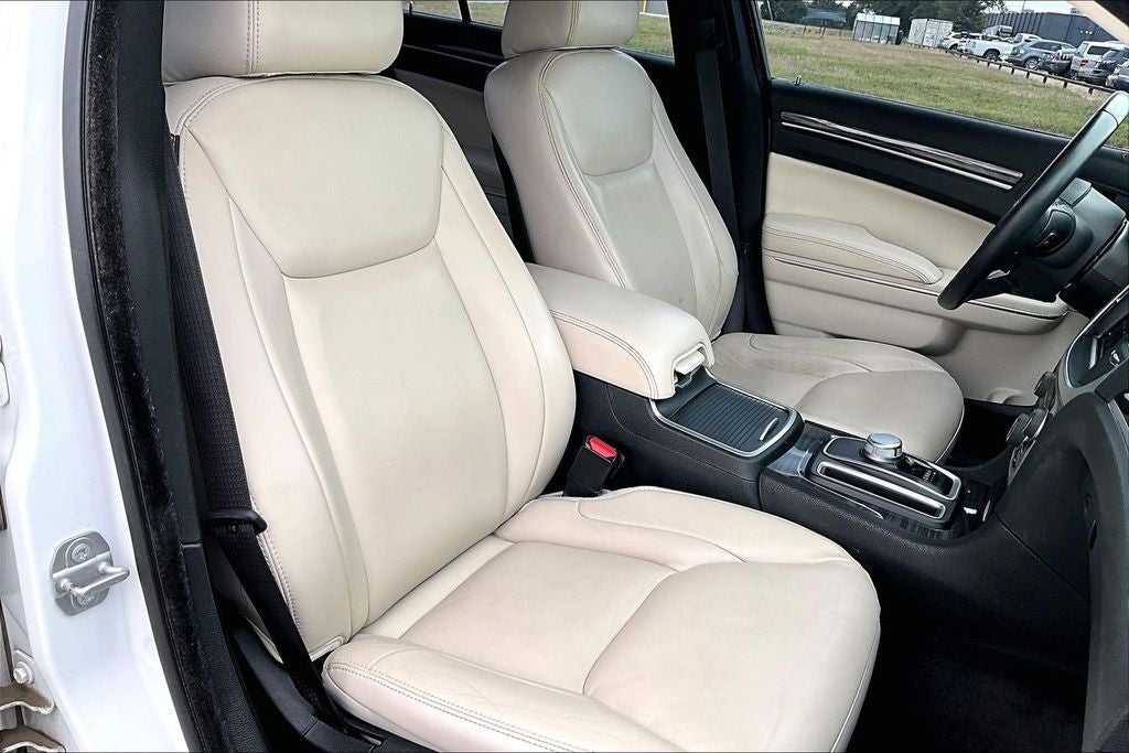 2018 Chrysler 300 Touring