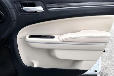 2018 Chrysler 300 Touring