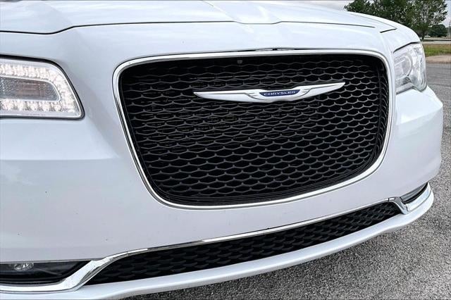 2018 Chrysler 300 Touring