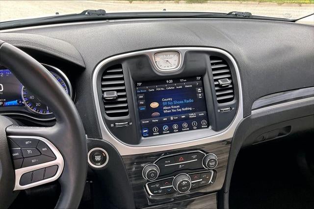 2018 Chrysler 300 Touring