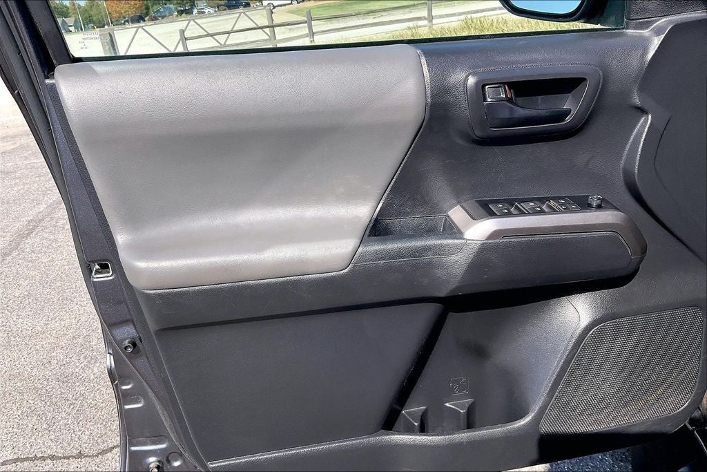 2022 Toyota Tacoma SR5 V6