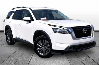 2025 Nissan Pathfinder SV