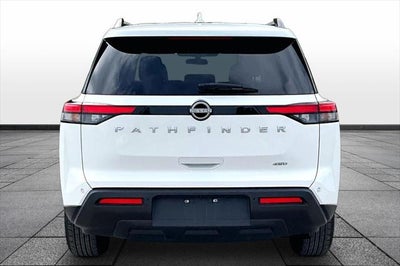 2025 Nissan Pathfinder SV