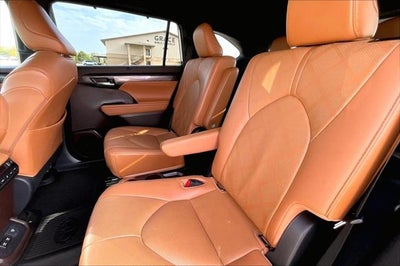 2021 Toyota Highlander Platinum