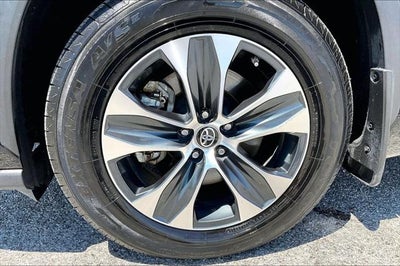 2022 Toyota Highlander Hybrid XLE