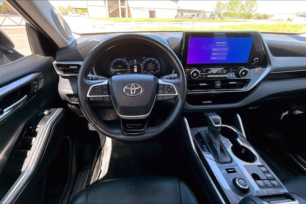 2023 Toyota Highlander Platinum