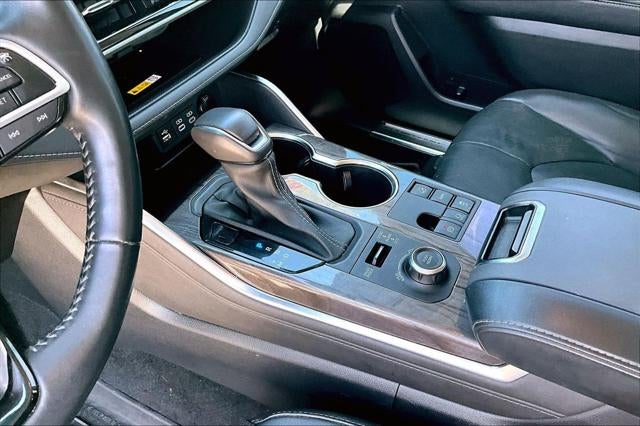 2023 Toyota Highlander Platinum