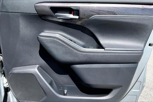 2023 Toyota Highlander Platinum