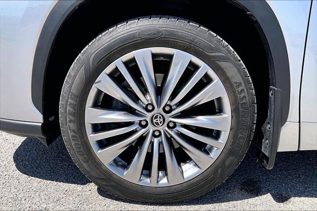 2023 Toyota Highlander Platinum