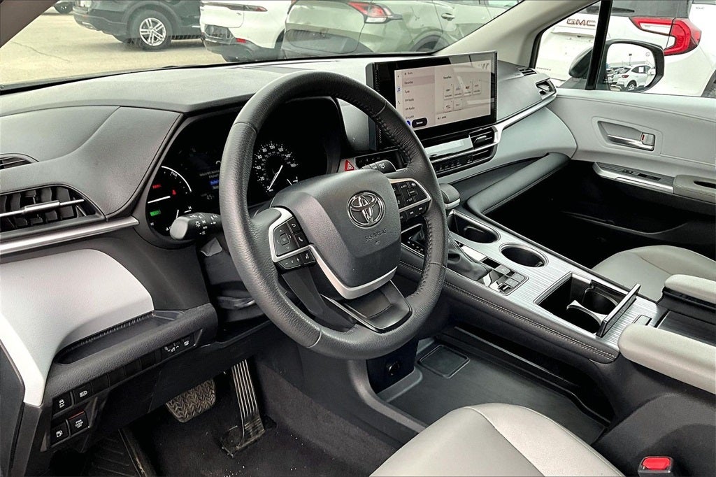 2025 Toyota Sienna XLE 7 Passenger