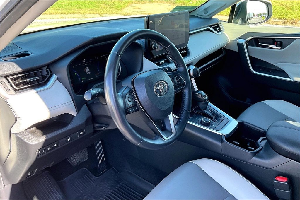 2023 Toyota RAV4 Hybrid XLE Premium