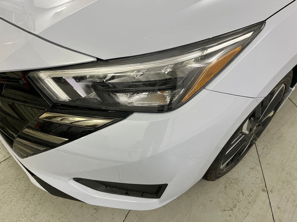 2025 Nissan Versa 1.6 SR