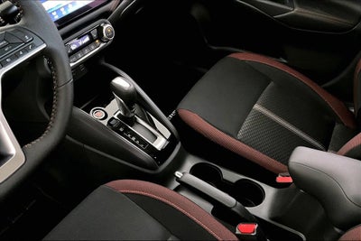 2025 Nissan Versa 1.6 SR