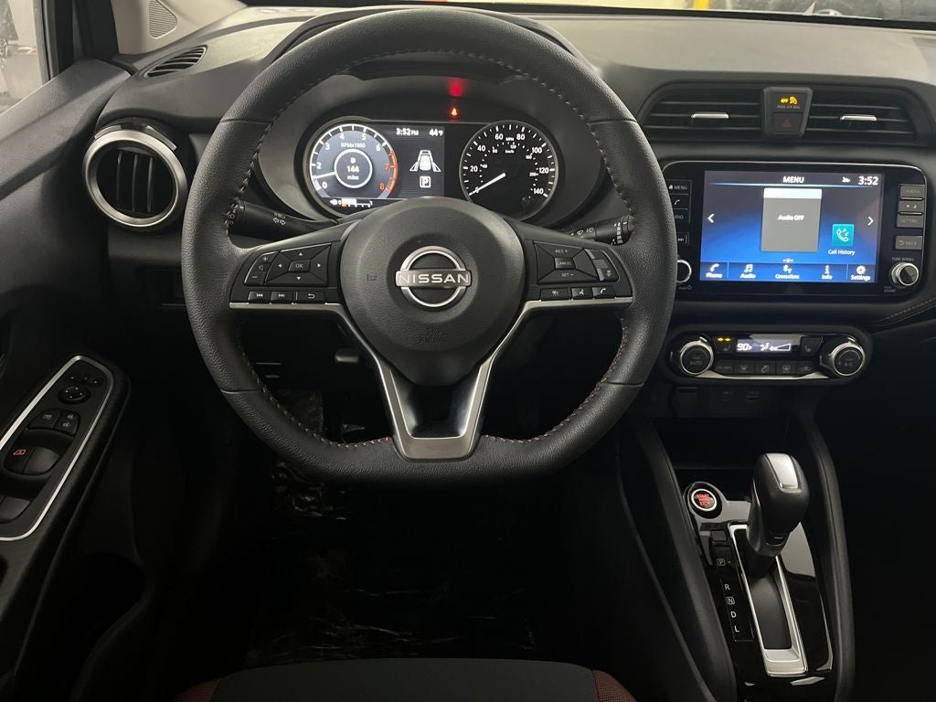2025 Nissan Versa 1.6 SR