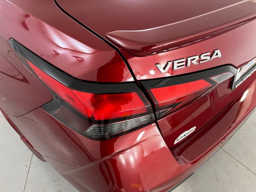 2025 Nissan Versa 1.6 SR