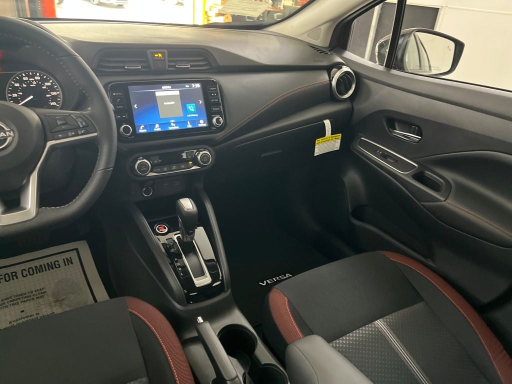 2025 Nissan Versa 1.6 SR