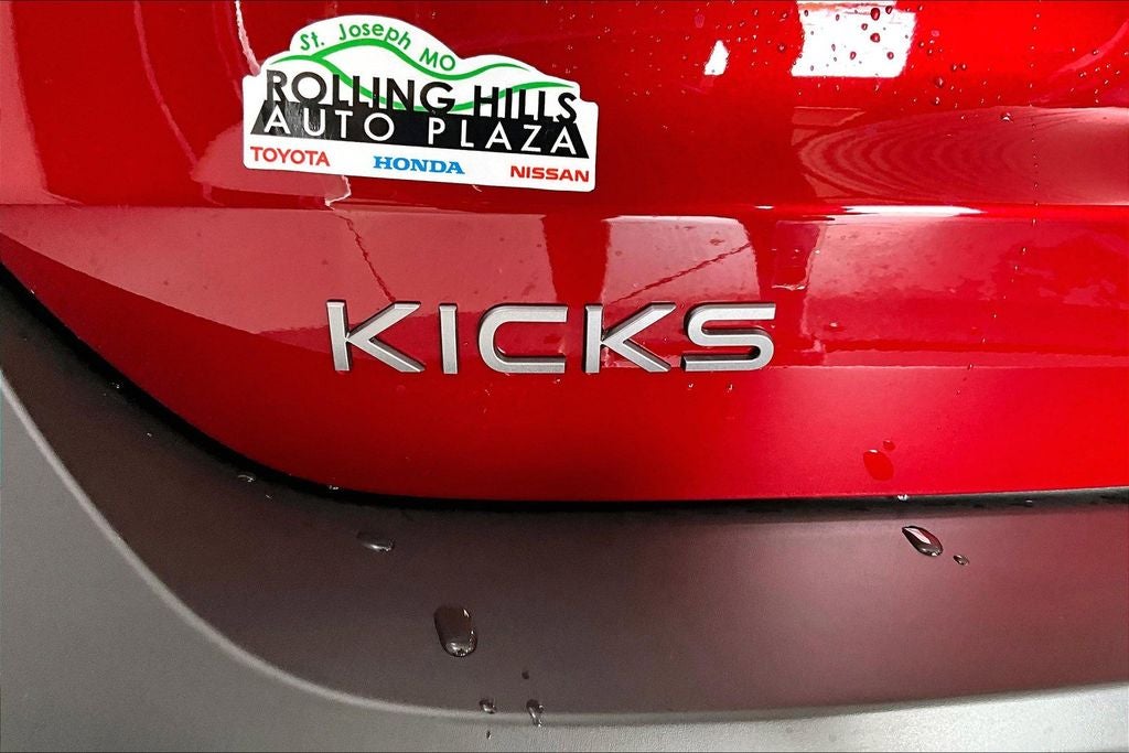 2025 Nissan Kicks SV