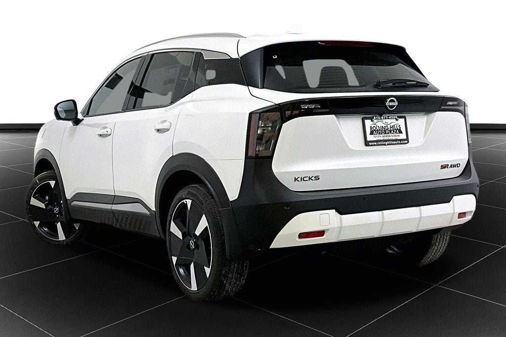 2025 Nissan Kicks SR