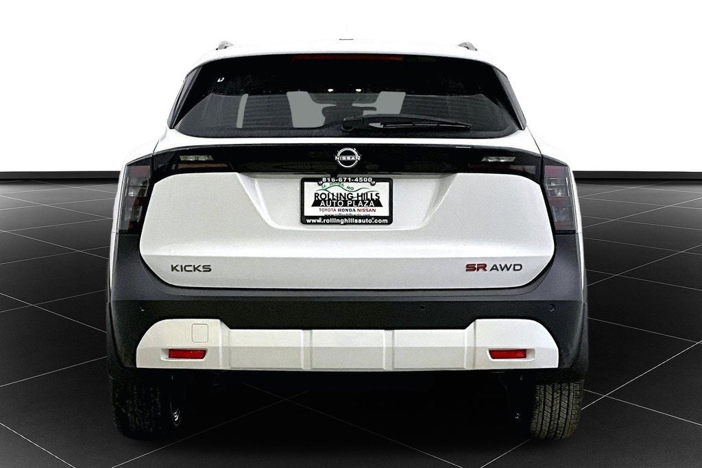 2025 Nissan Kicks SR