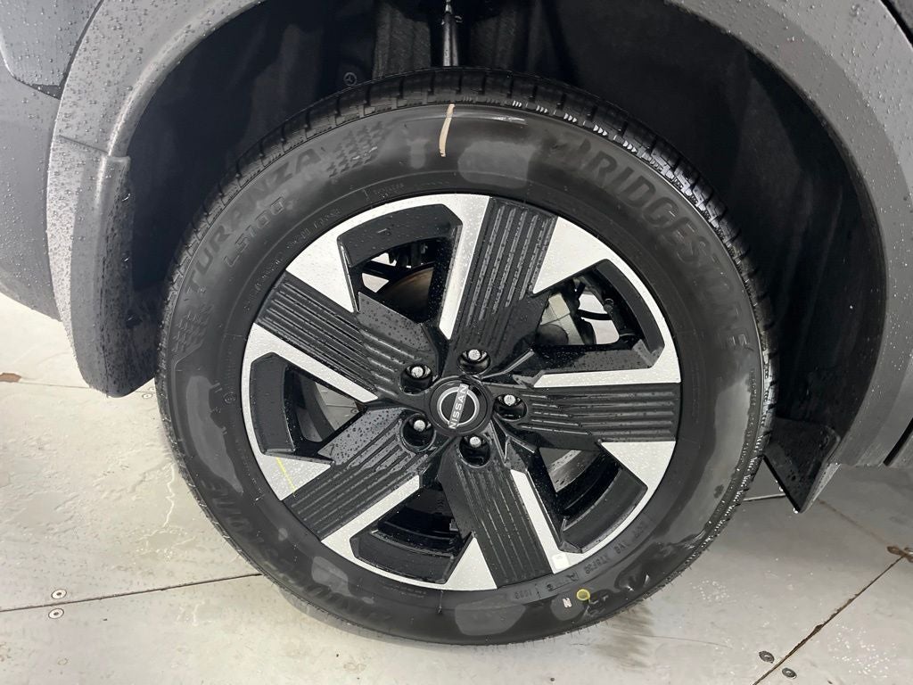 2027 Nissan Kicks SR