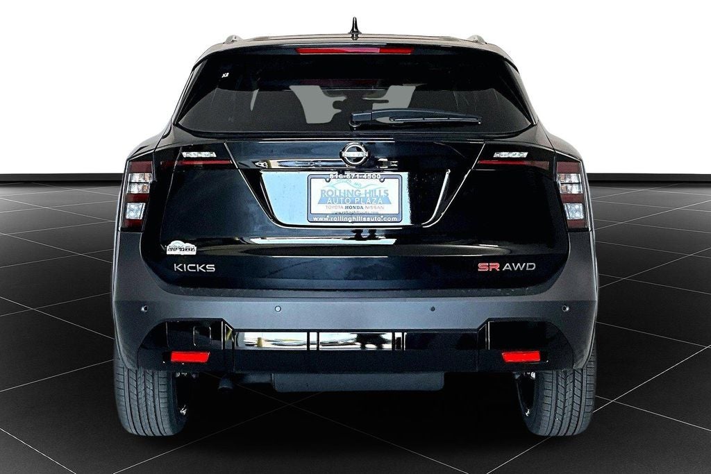2025 Nissan Kicks SR