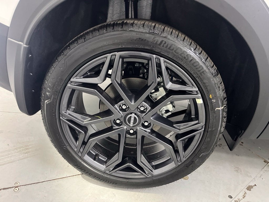 2027 Nissan Kicks SR