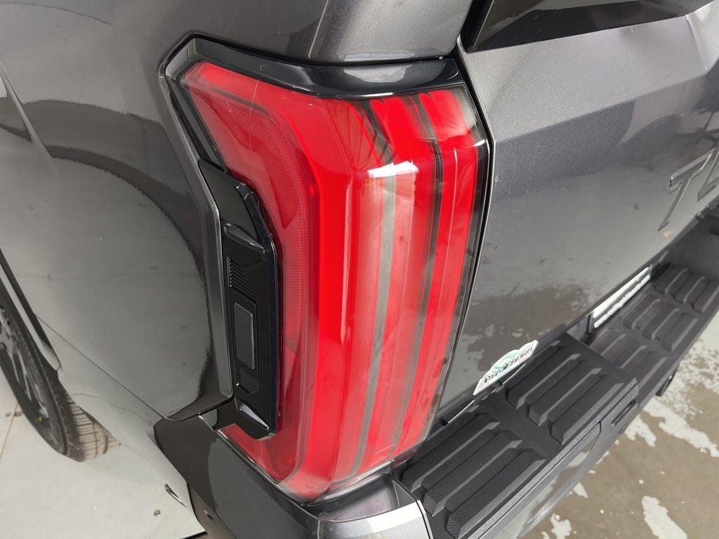 2026 Toyota Tundra i-FORCE MAX Platinum i-FORCE MAX