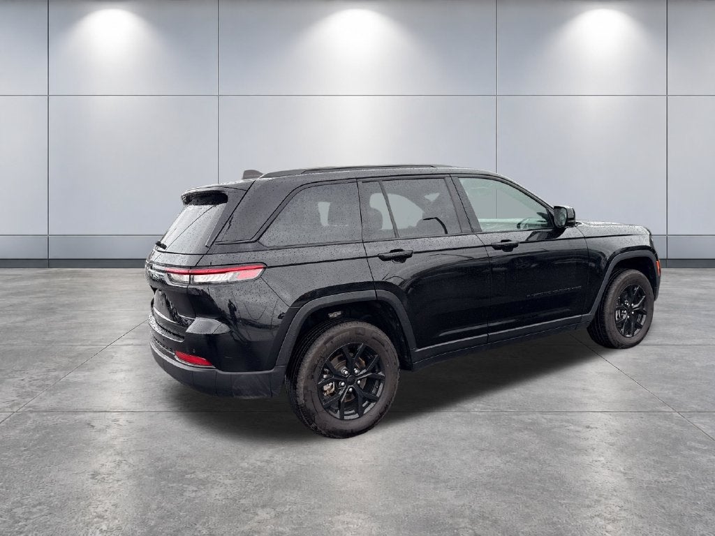 2025 Jeep Grand Cherokee Altitude 4x4