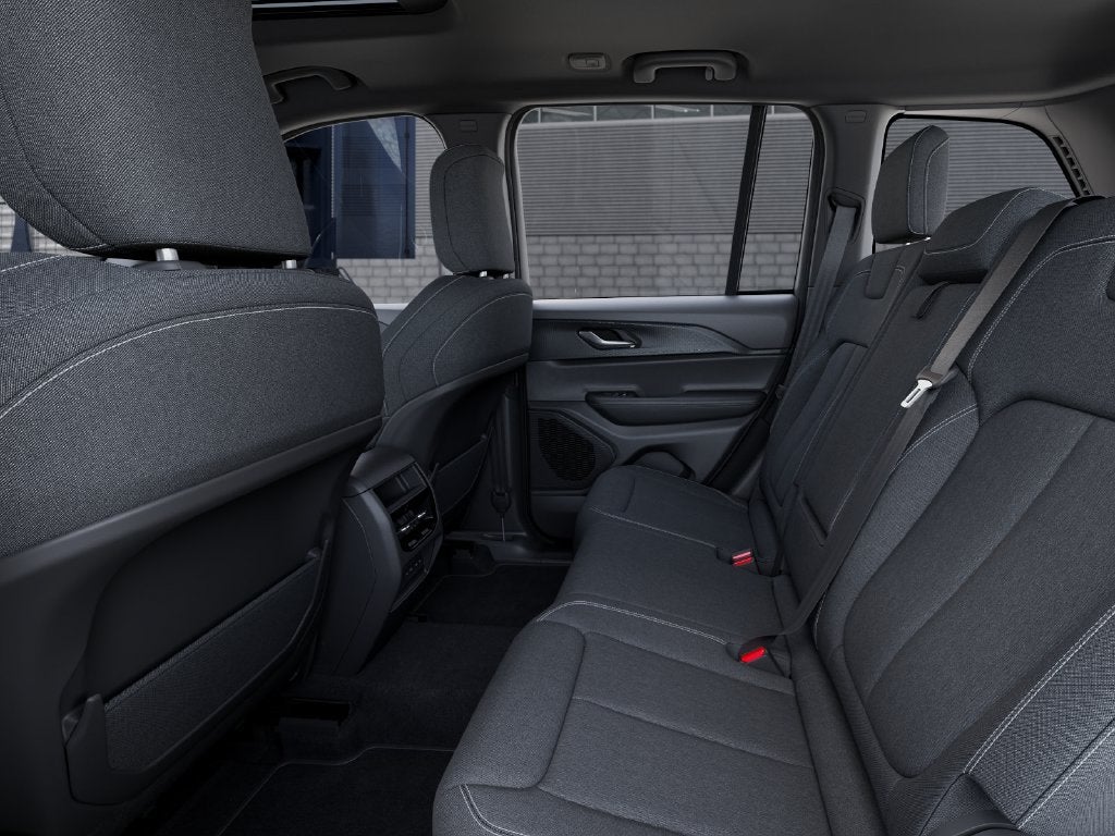 2027 Jeep Grand Cherokee GRAND CHEROKEE LAREDO X 4X4