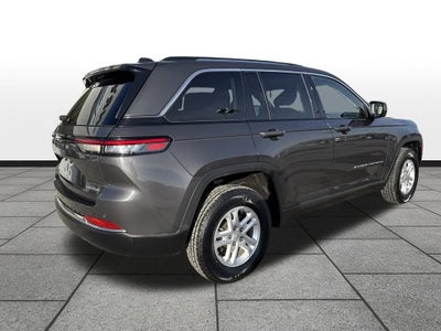 2023 Jeep Grand Cherokee Laredo 4x4